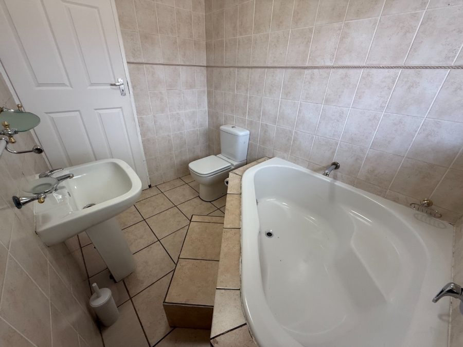 5 Bedroom Property for Sale in Bayswater Free State